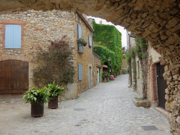 Visiter le village médiéval Peratallada